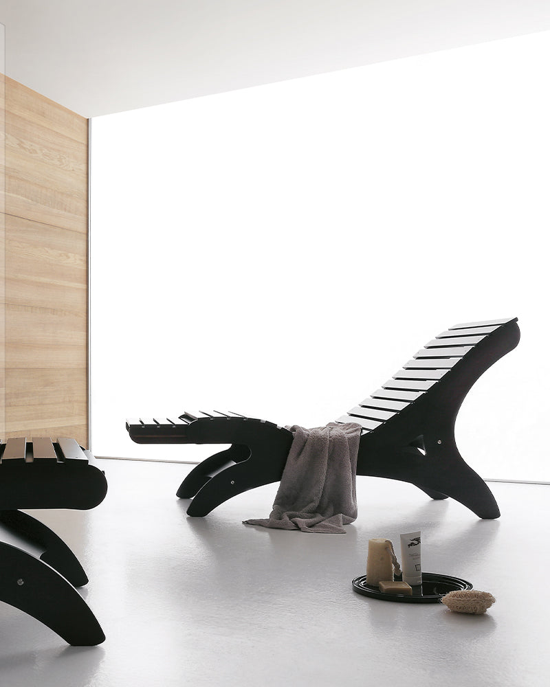 Sayuri - Black Wellness chair - Wengé wood