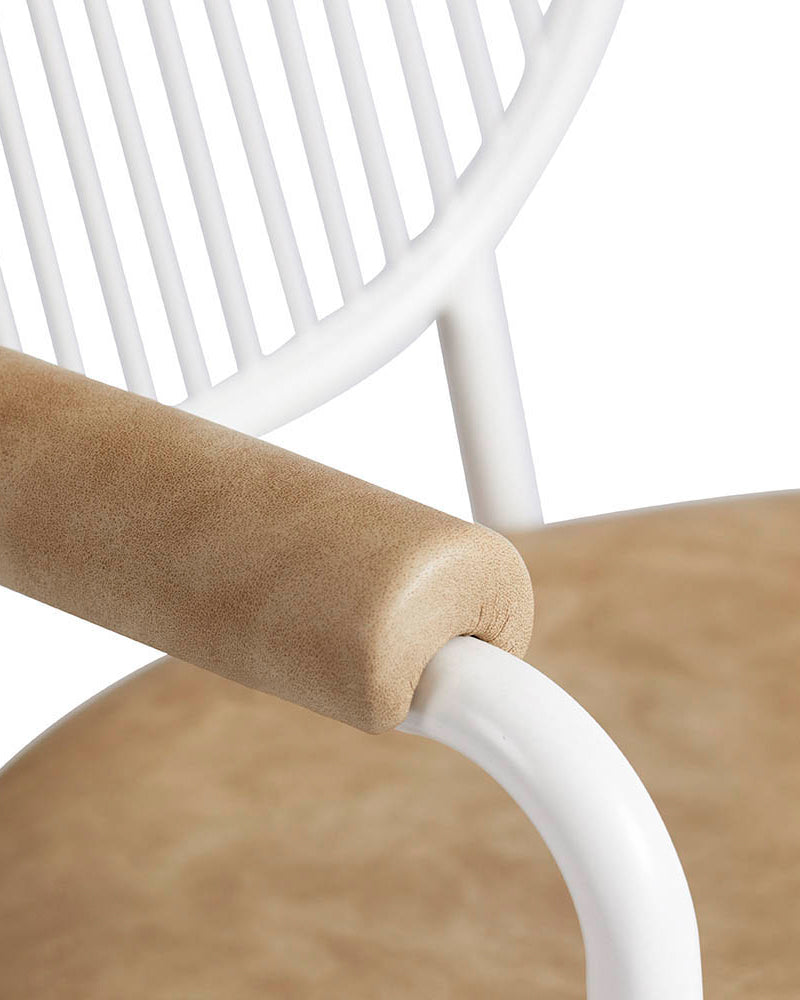 Serena - White and Cognac colored hairdresser's chair - White plate base