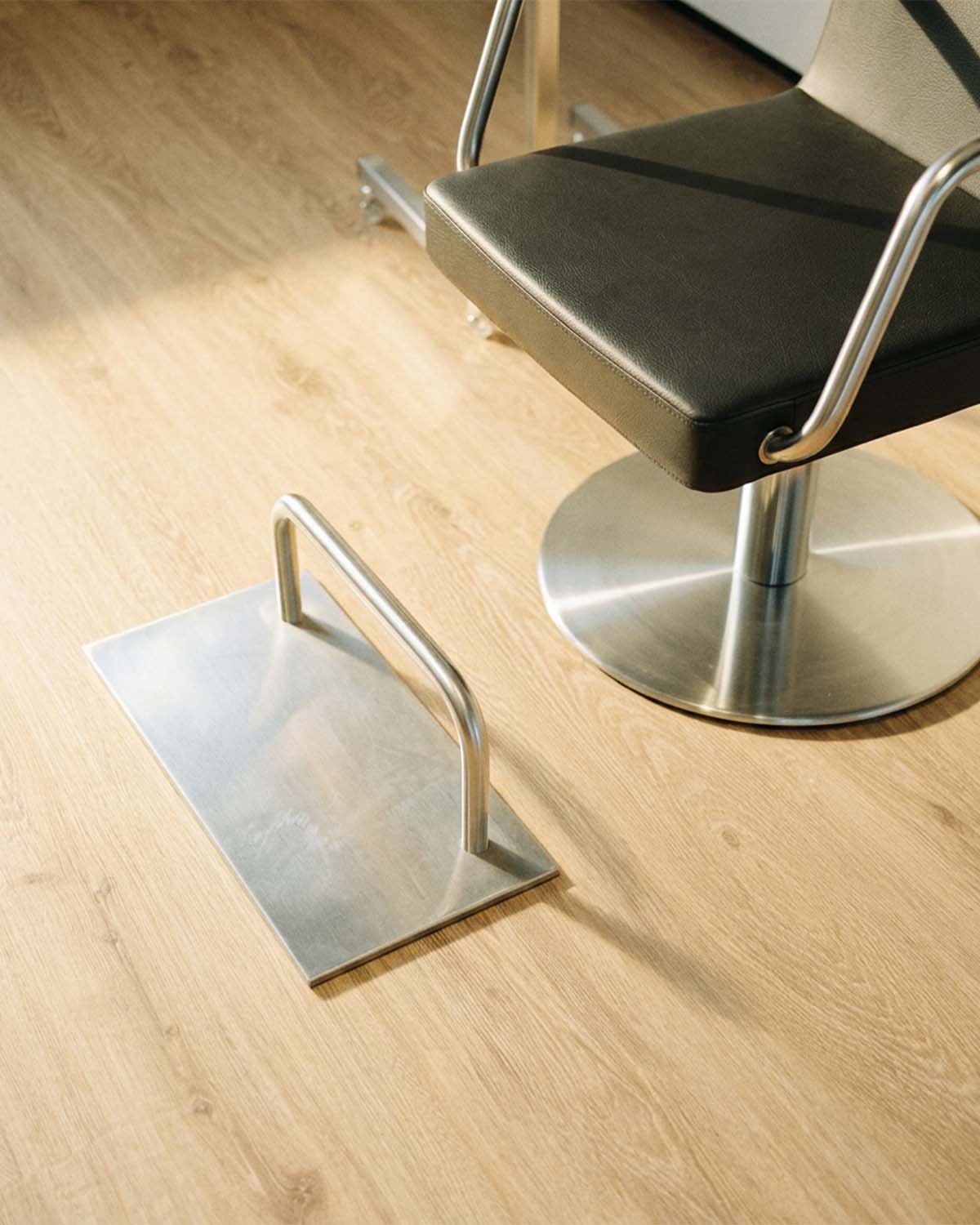 VR - Repose-pieds autoportant en acier inoxydable