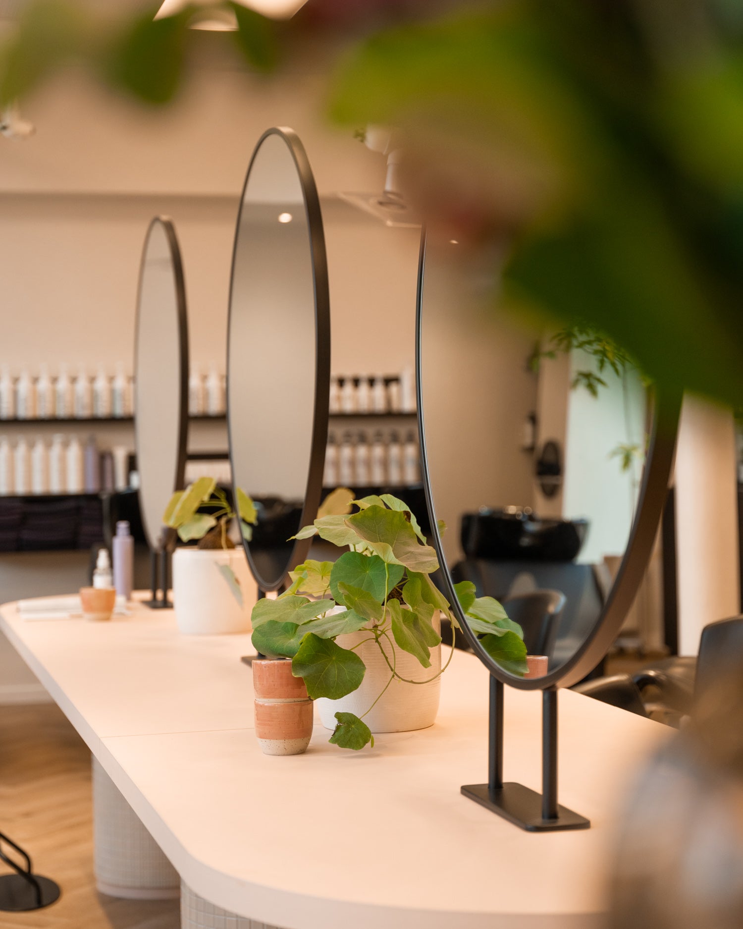 Nero - Black hairdressing mirror - Double-seated - ø90