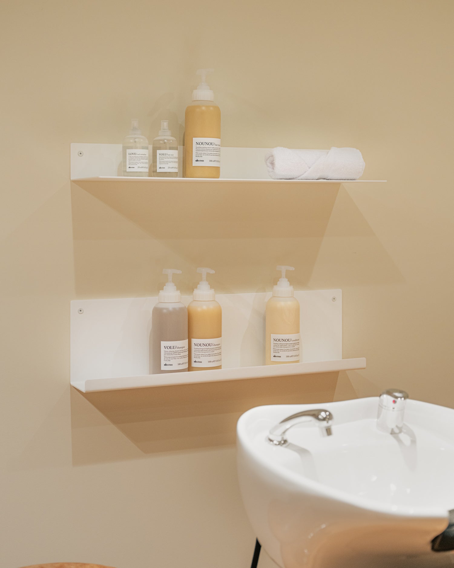 Display Metal – Shelf in white aluminium