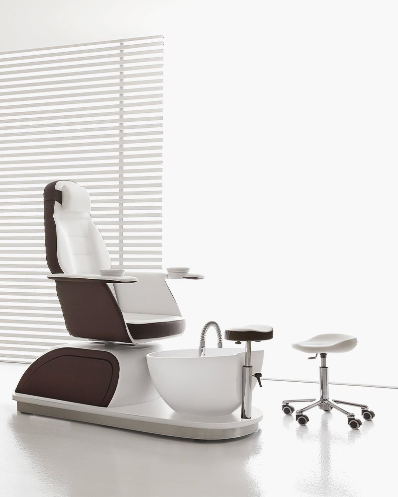 Easy - White treatment chair - Chrome cross foot
