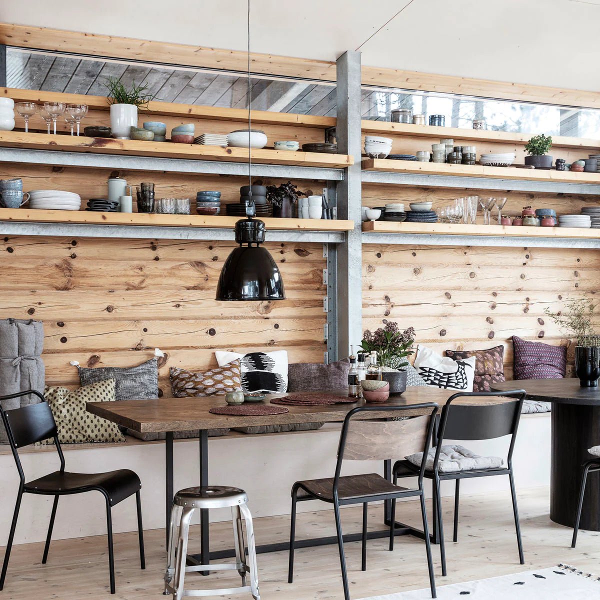 Spisebord mørk træ House Doctor Just Add People